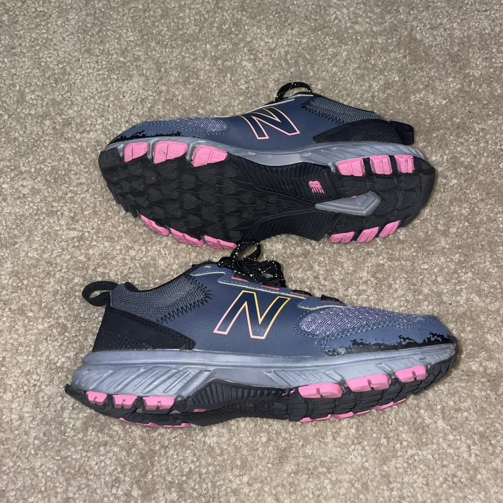 New Balance Womens 510 V5 Trail Running Shoes WT510CE5 Gray‎ Pink Sz 6.5